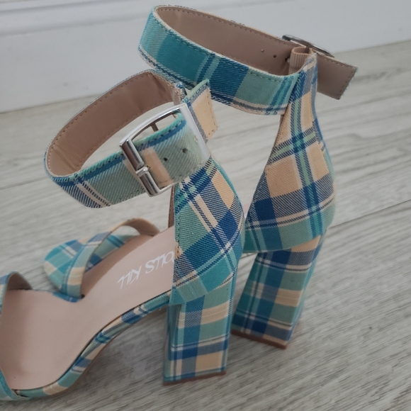 Dolls Kill Just Flawless Plaid Heels - Picture 3 of 4